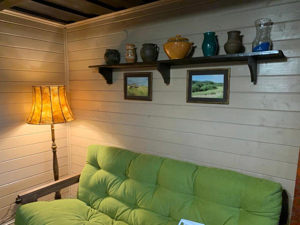 Садиба Остра Shcherbovets Buitenkant foto